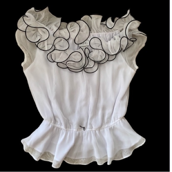 Nikki Italy women's white Sleeveless blouse, size 7(M) Crinkle Ruffles boho - Picture 2 of 15